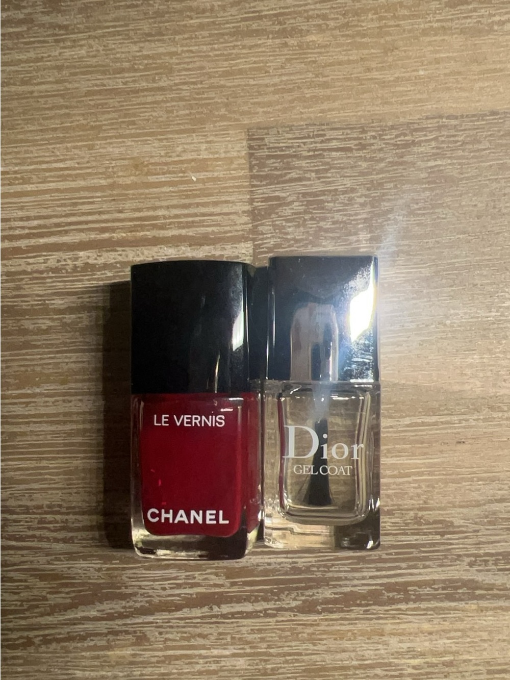 CHANEL Le Vernis Classic Red Nail Polish